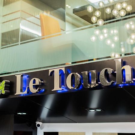 Le Touche Hotel Bangkok Bagian luar foto