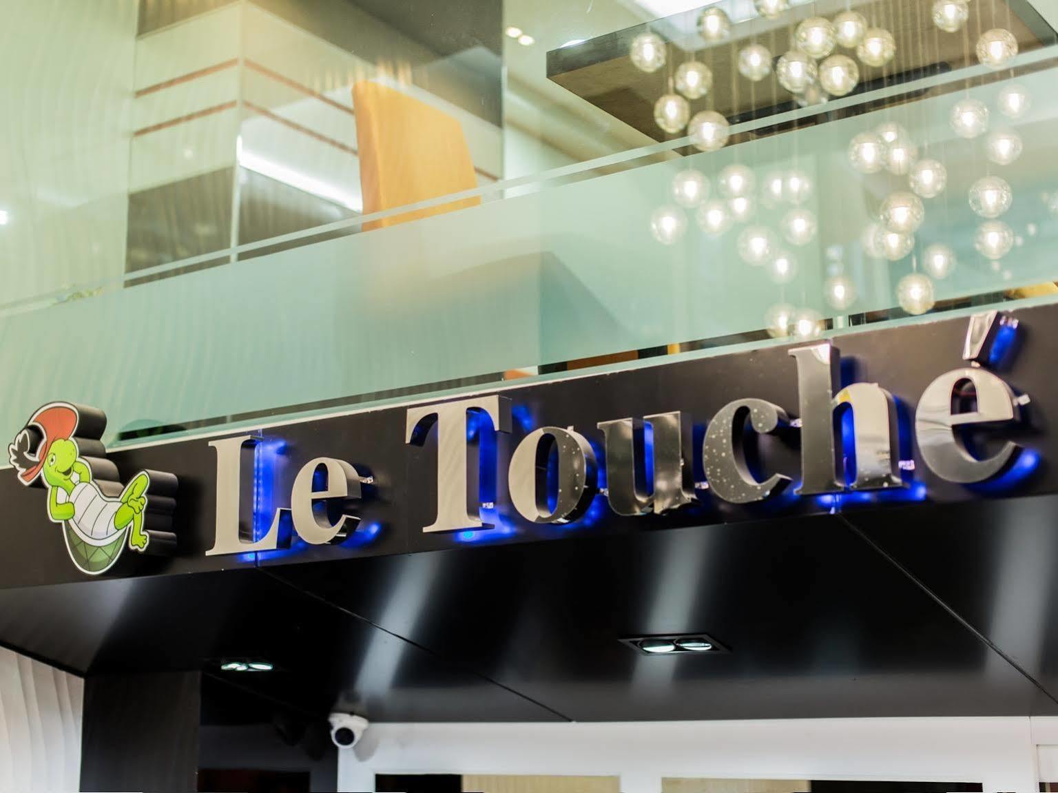 Le Touche Hotel Bangkok Bagian luar foto